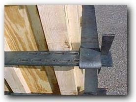 Ellis Manufacturing Co. Single Bar Column Forming Clamp, Adjustable Steel Bar with Wedge Lock for Concrete Column Forms, Fits 5/8' or 3/4' Ply, 2x4 or 2x6 Studs, Range: 57' to 72'