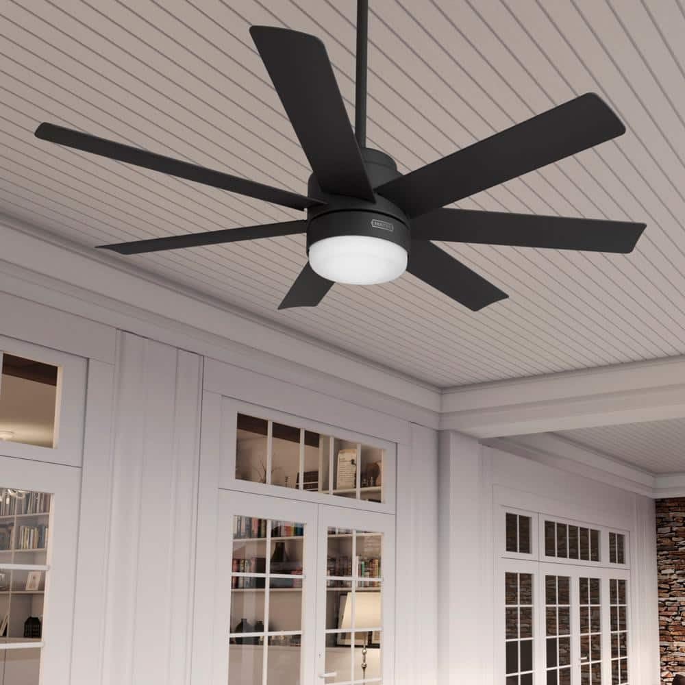 Hunter Fan 52 inch Indoor/Outdoor Matte Black Ceiling Fan with Light and Remote Control for Bedroom, Living Room, Dining Room, Kitchen, Office, Patio, CC5C15C35 (Renewed)