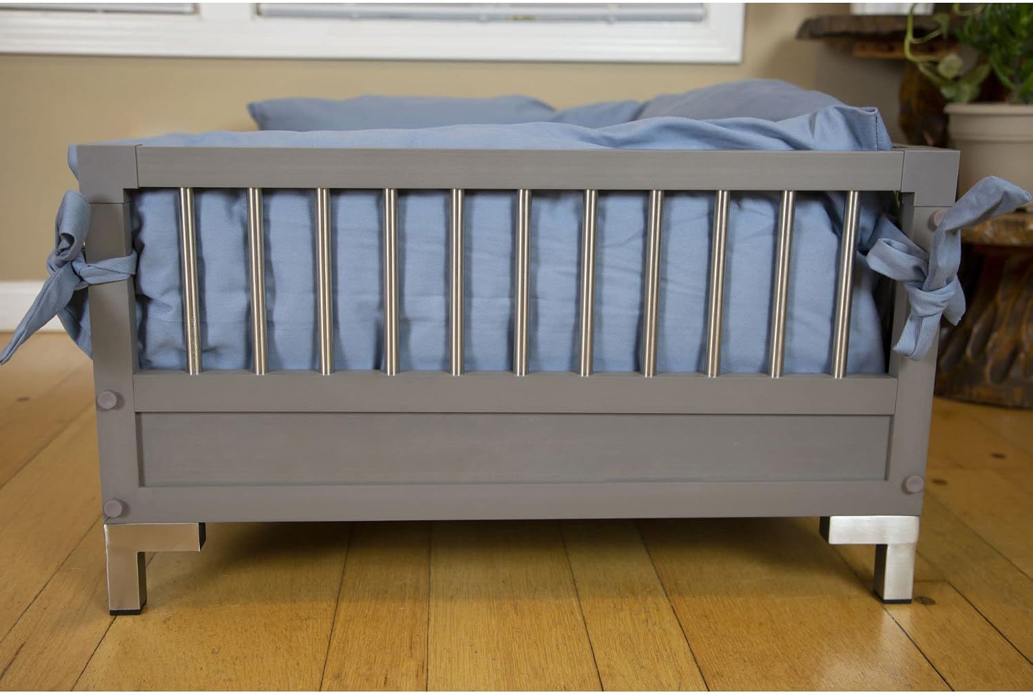 New Age Pet ECOFLEX Manhattan Raised Dog Bed, Moisture Resistant Frame with Stainless Steel Accents, Memory Foam Cushion, Grey, X-Large