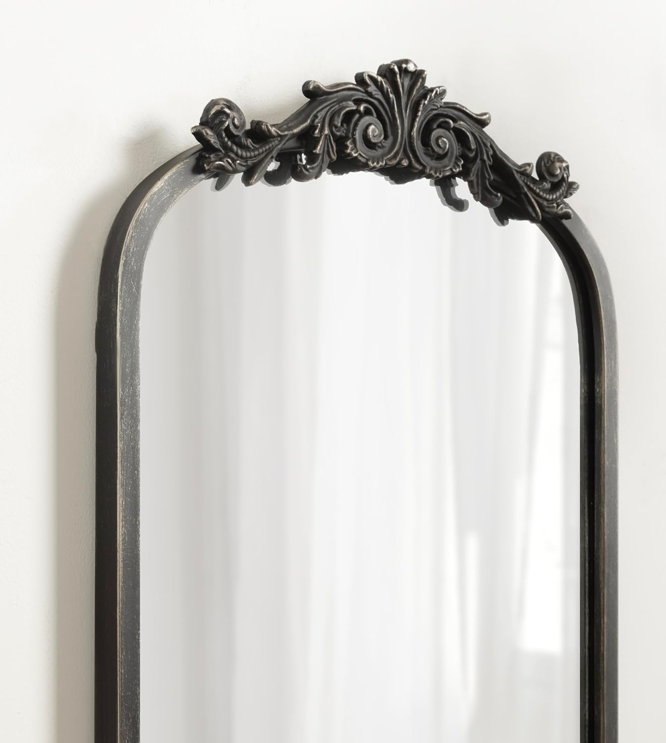Kate and Laurel Arendahl Traditional Vintage Arch Mirror with Shelf, 16 x 25, Black, Baroque Antique Arched Wall Mirror with Functional Shelf and Ornate Frame