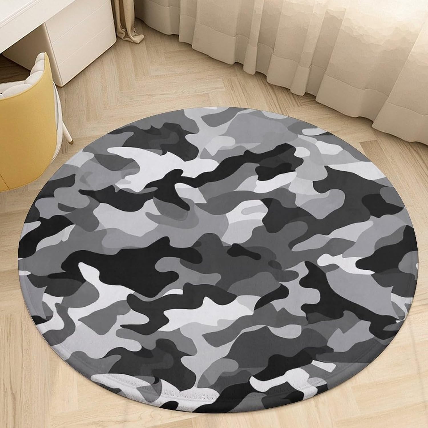 Black Grey White Camo Coral Velvet Round Floor Mat Non-Slip Bath Rug Floor Covering for Bathroom Vanity Guest Suite & Vacation Home