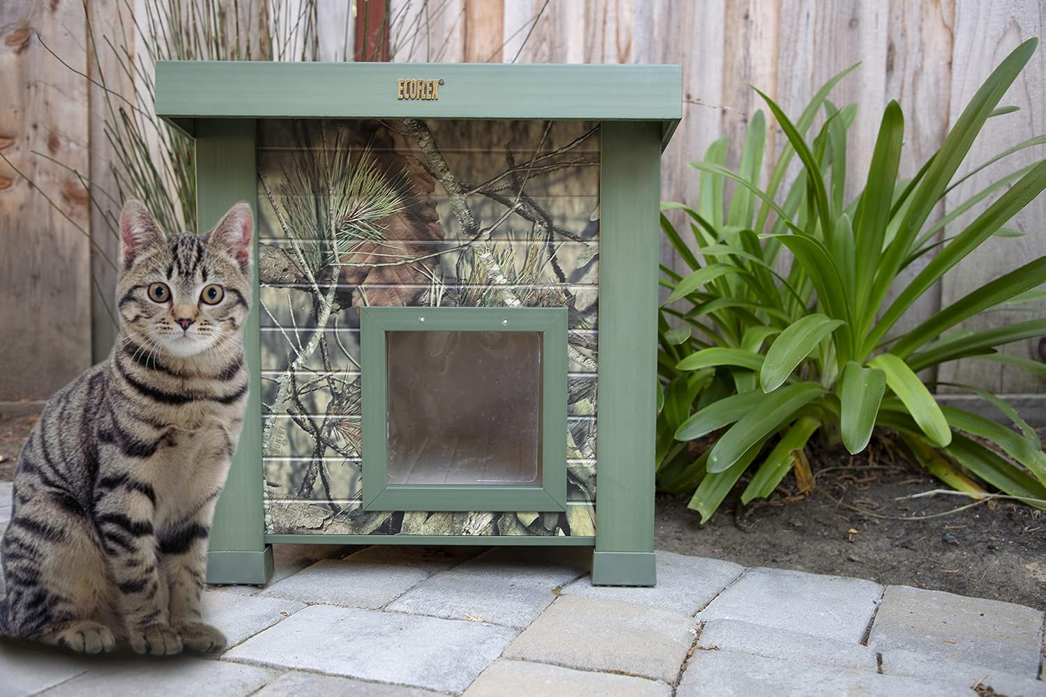 New Age Pet ECOFLEX Outdoor Cat House, Mossy Oak (ECTH351)