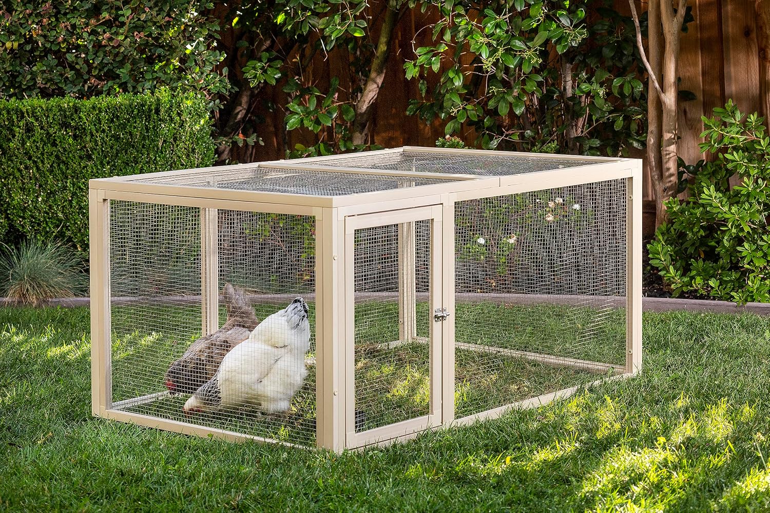 New Age Pet ECOFLEX Jumbo Fontana Chicken Pen - Eco-Friendly, Non-Toxic, Durable Outdoor Enclosure with Stainless Steel Wire, Predator-Resistant Lock, Easy No-Tool Assembly, 10-Year Warranty